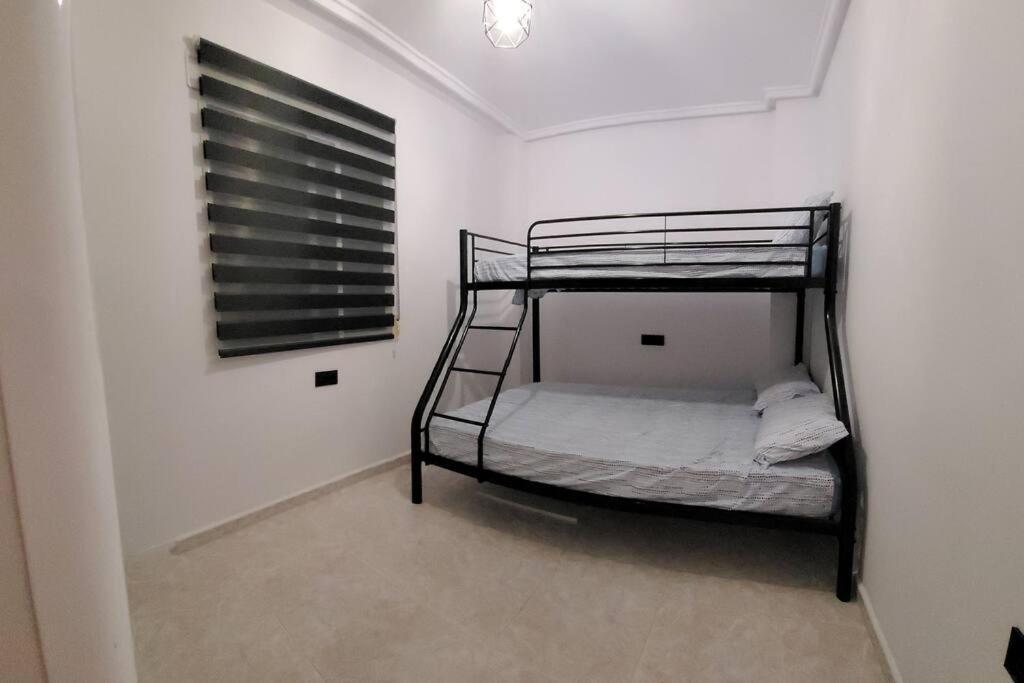 Apartamento Bajo Con Terraza Y Piscina Torrevieja Buitenkant foto