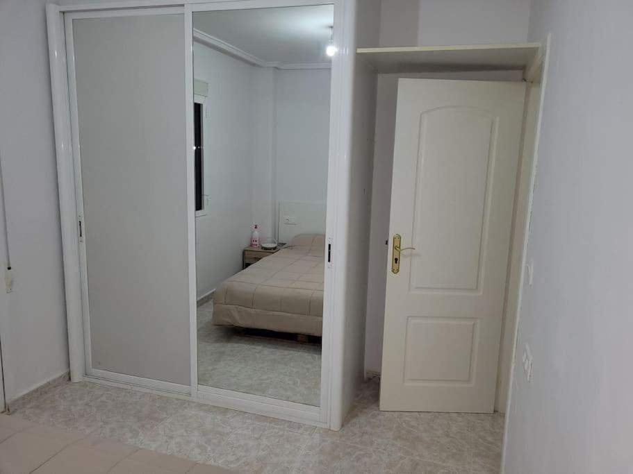 Apartamento Bajo Con Terraza Y Piscina Torrevieja Buitenkant foto