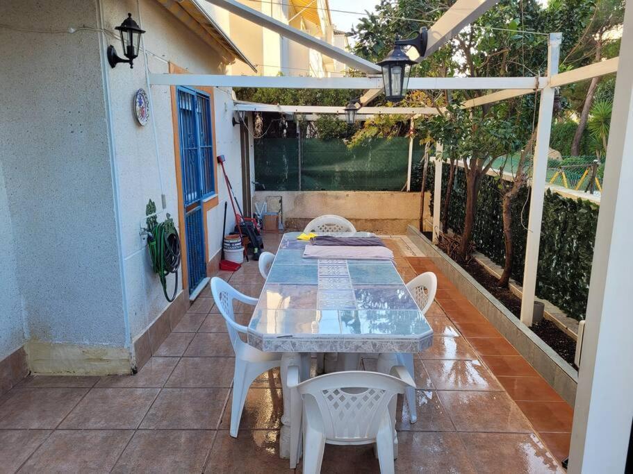 Apartamento Bajo Con Terraza Y Piscina Torrevieja Buitenkant foto